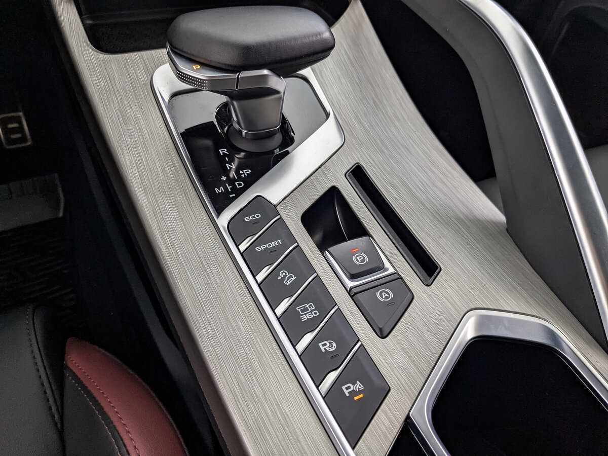 Geely Coolray б/у, 2023, Роботизированная. Фото: #18