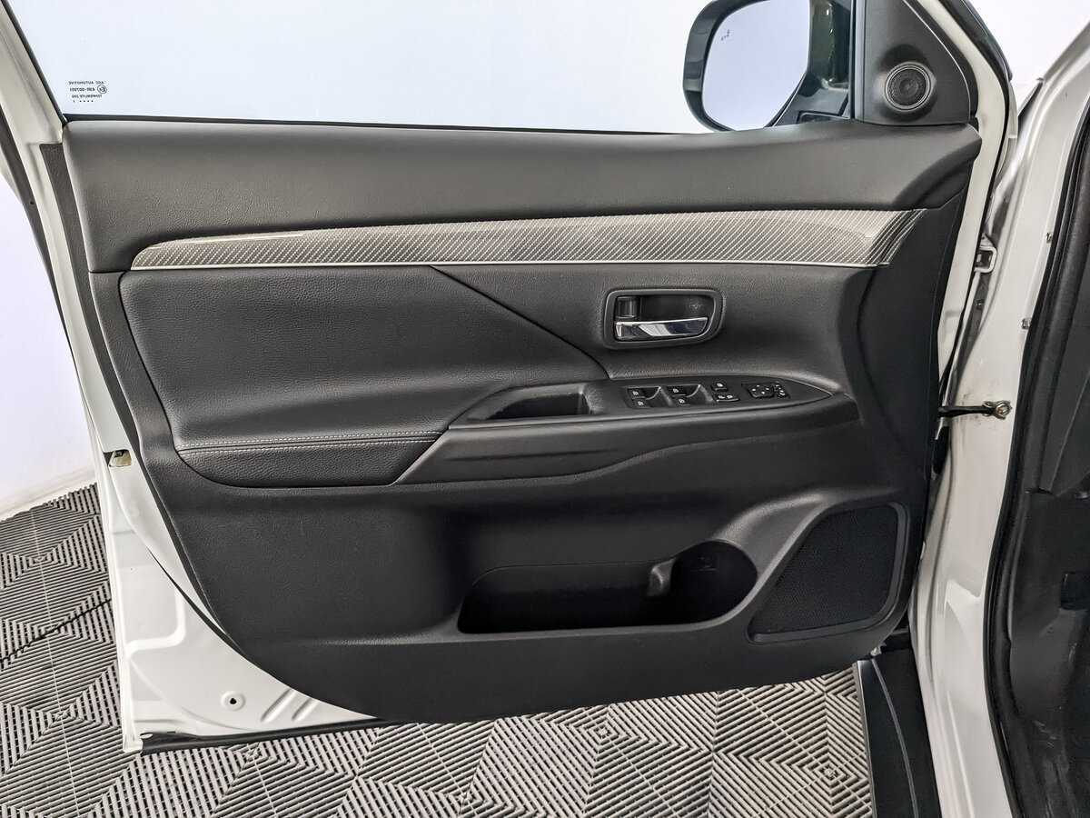Mitsubishi Outlander б/у, 2021, Вариатор. Фото: #16