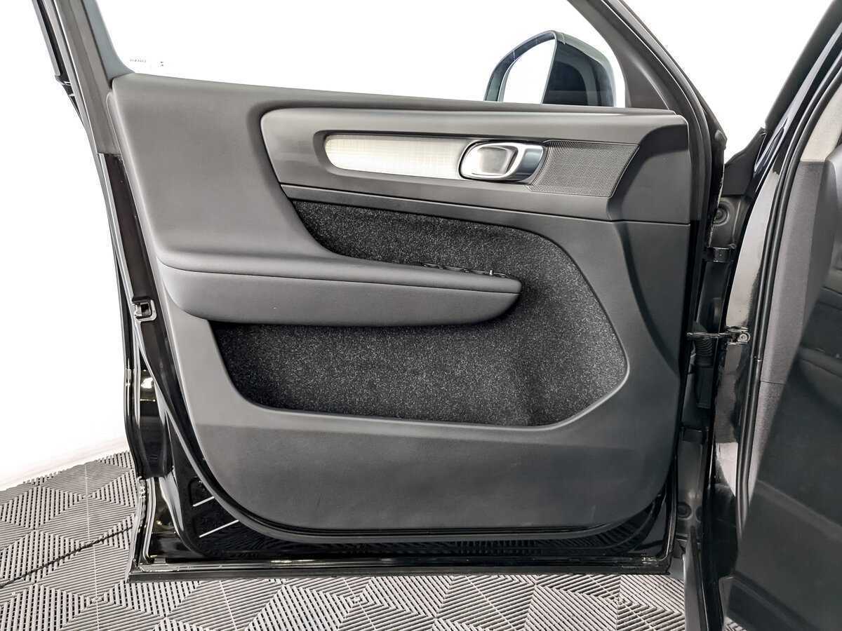 Volvo XC40 б/у, 2019, Автоматическая. Фото: #20