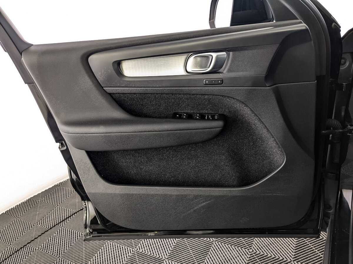 Volvo XC40 б/у, 2021, Автоматическая. Фото: #18