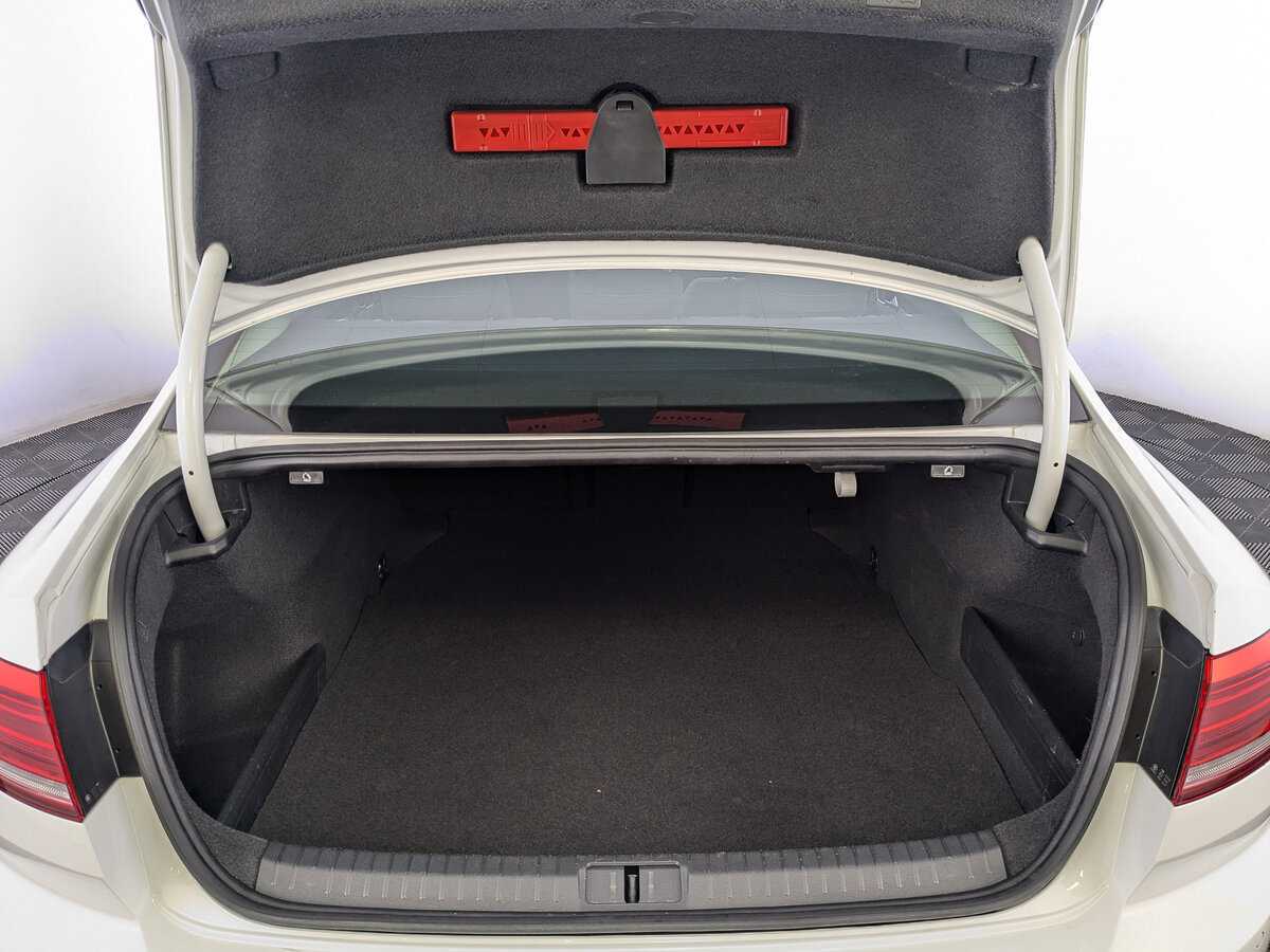 Volkswagen Passat б/у, 2019, Роботизированная. Фото: #9