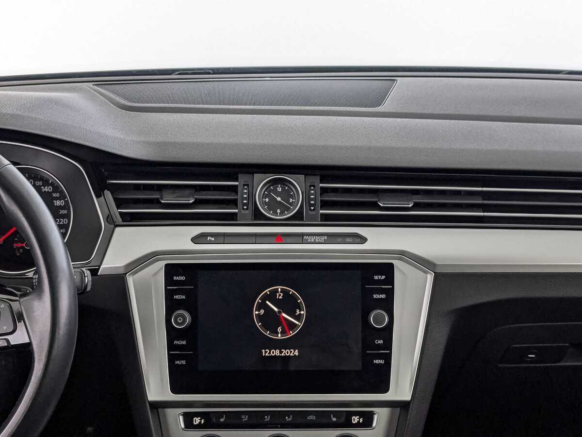 Volkswagen Passat б/у, 2019, Роботизированная. Фото: #13