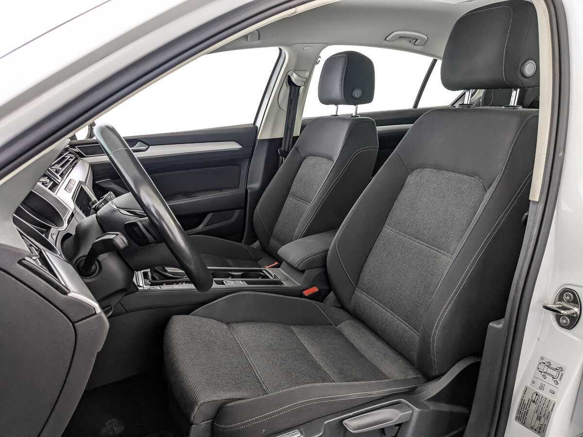 Volkswagen Passat б/у, 2019, Роботизированная. Фото: #16