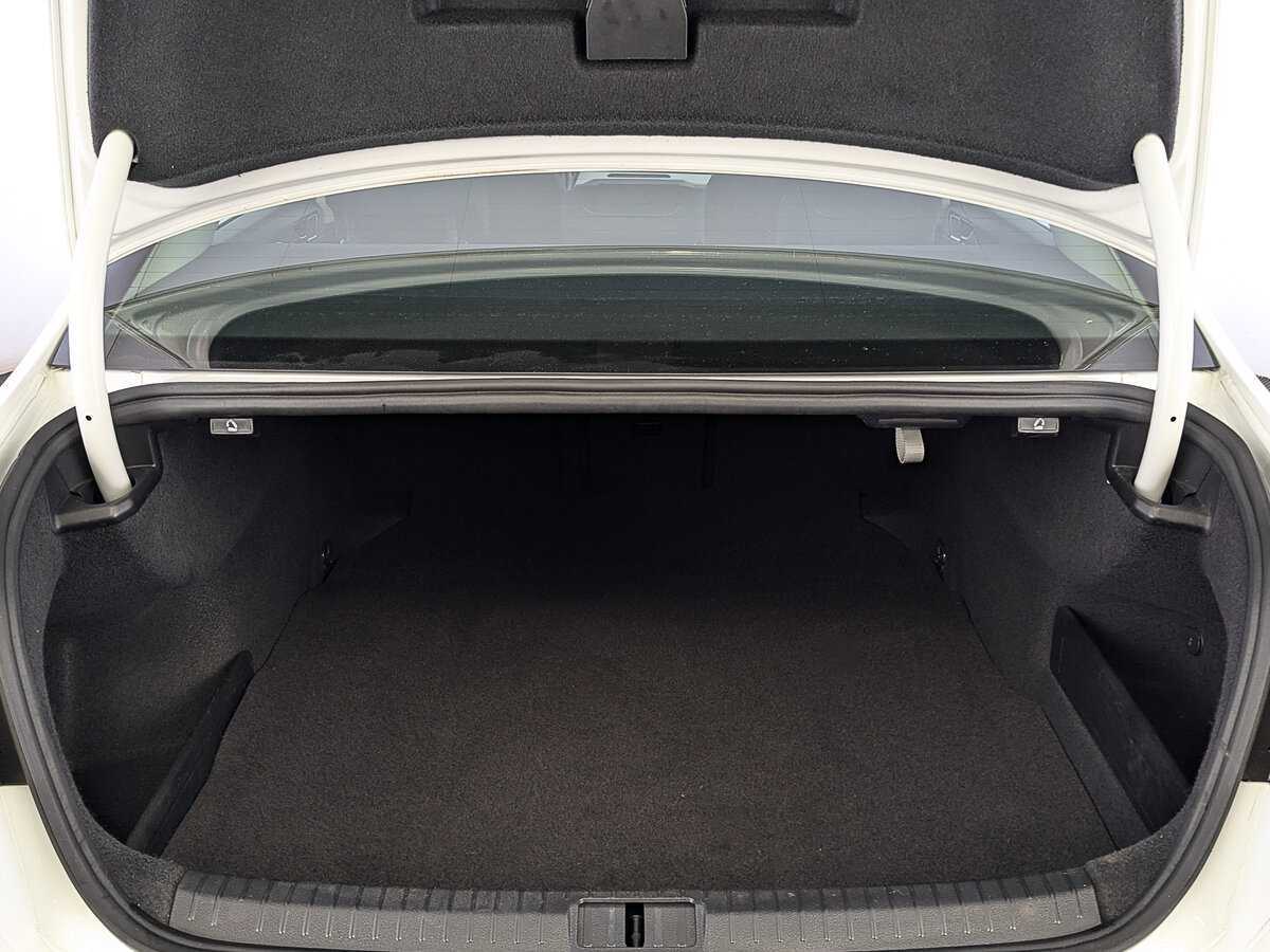 Volkswagen Passat б/у, 2019, Роботизированная. Фото: #9