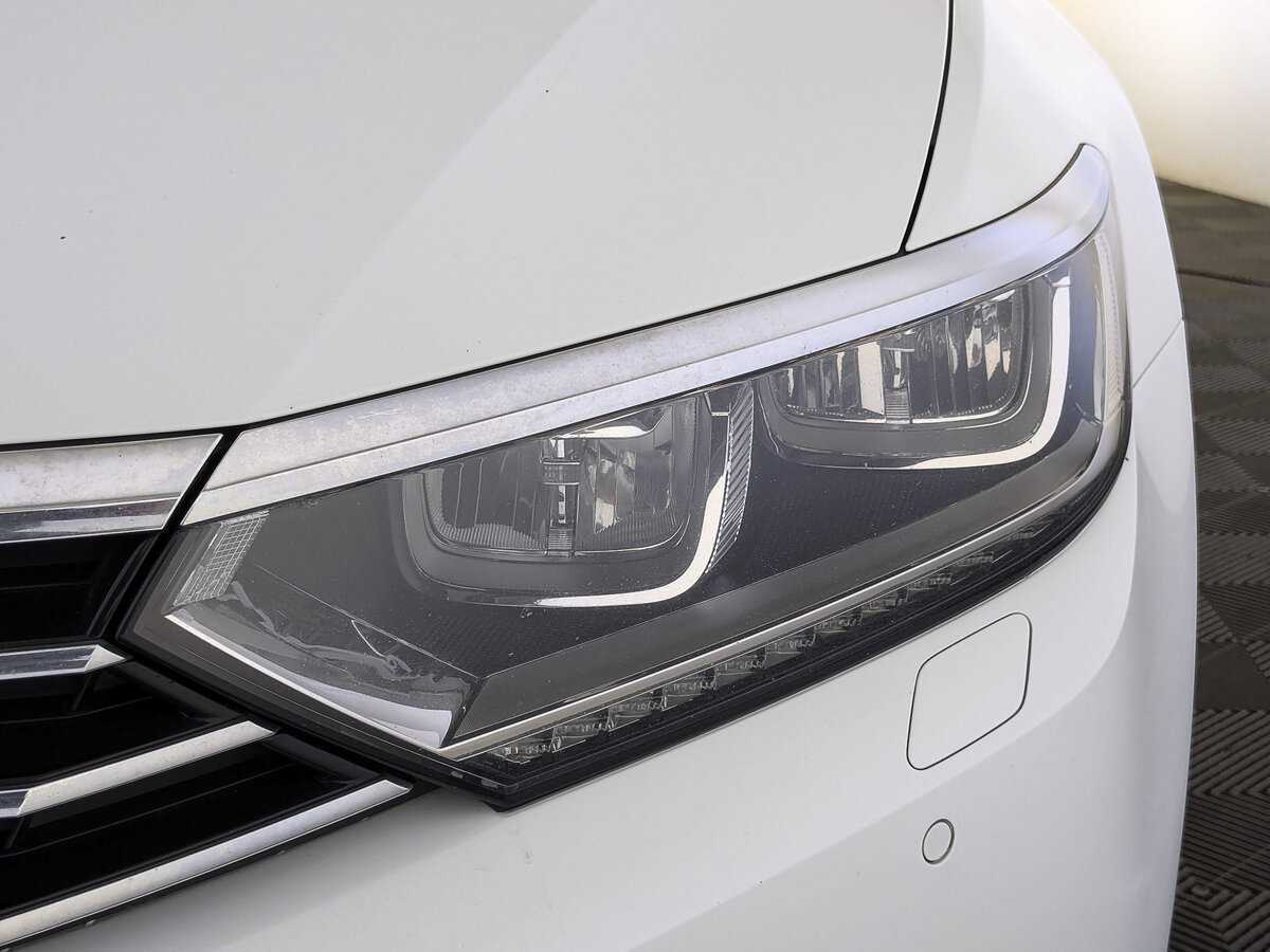 Volkswagen Passat б/у, 2019, Роботизированная. Фото: #10