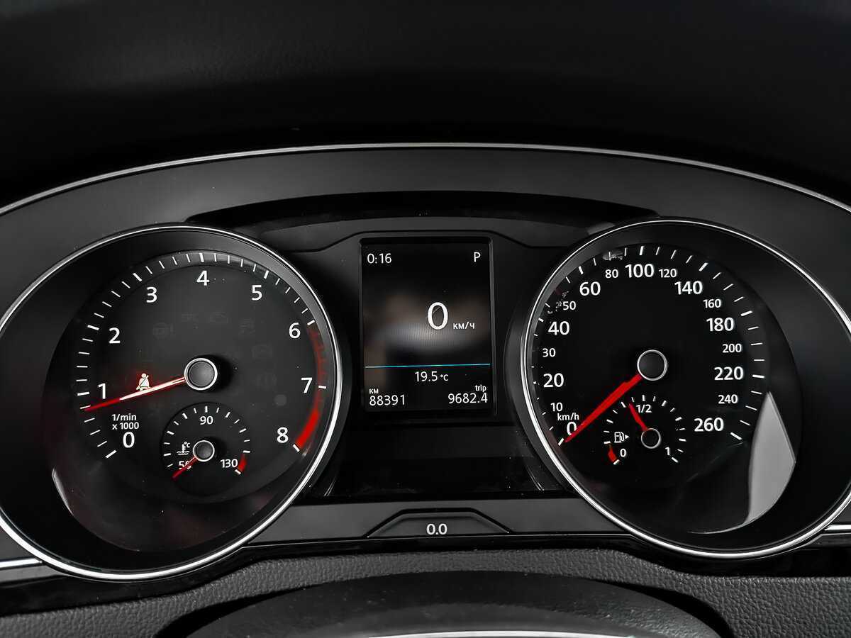 Volkswagen Passat б/у, 2019, Роботизированная. Фото: #15