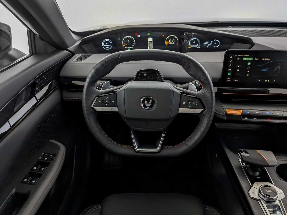 Changan UNI-V б/у, 2023, Роботизированная. Фото: #19