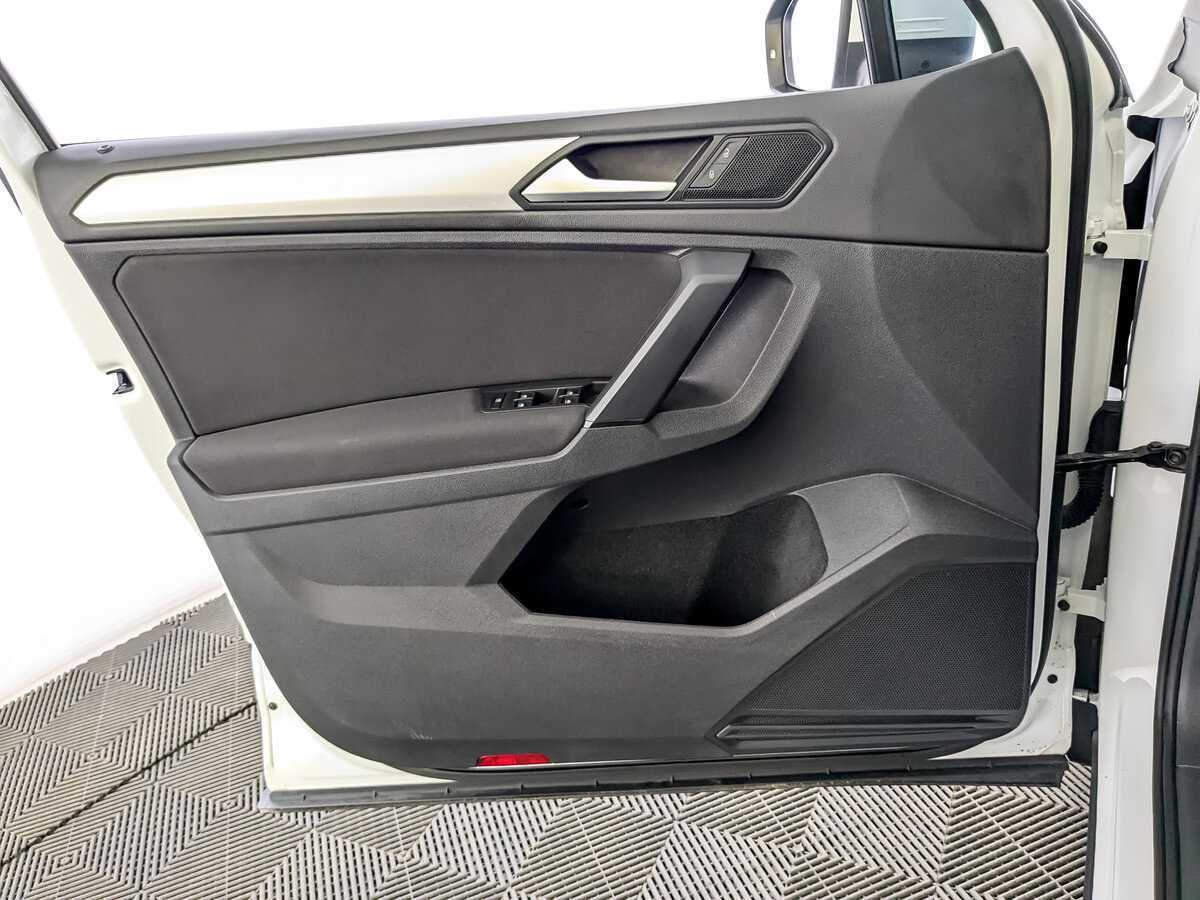 Volkswagen Tiguan б/у, 2020, Роботизированная. Фото: #18