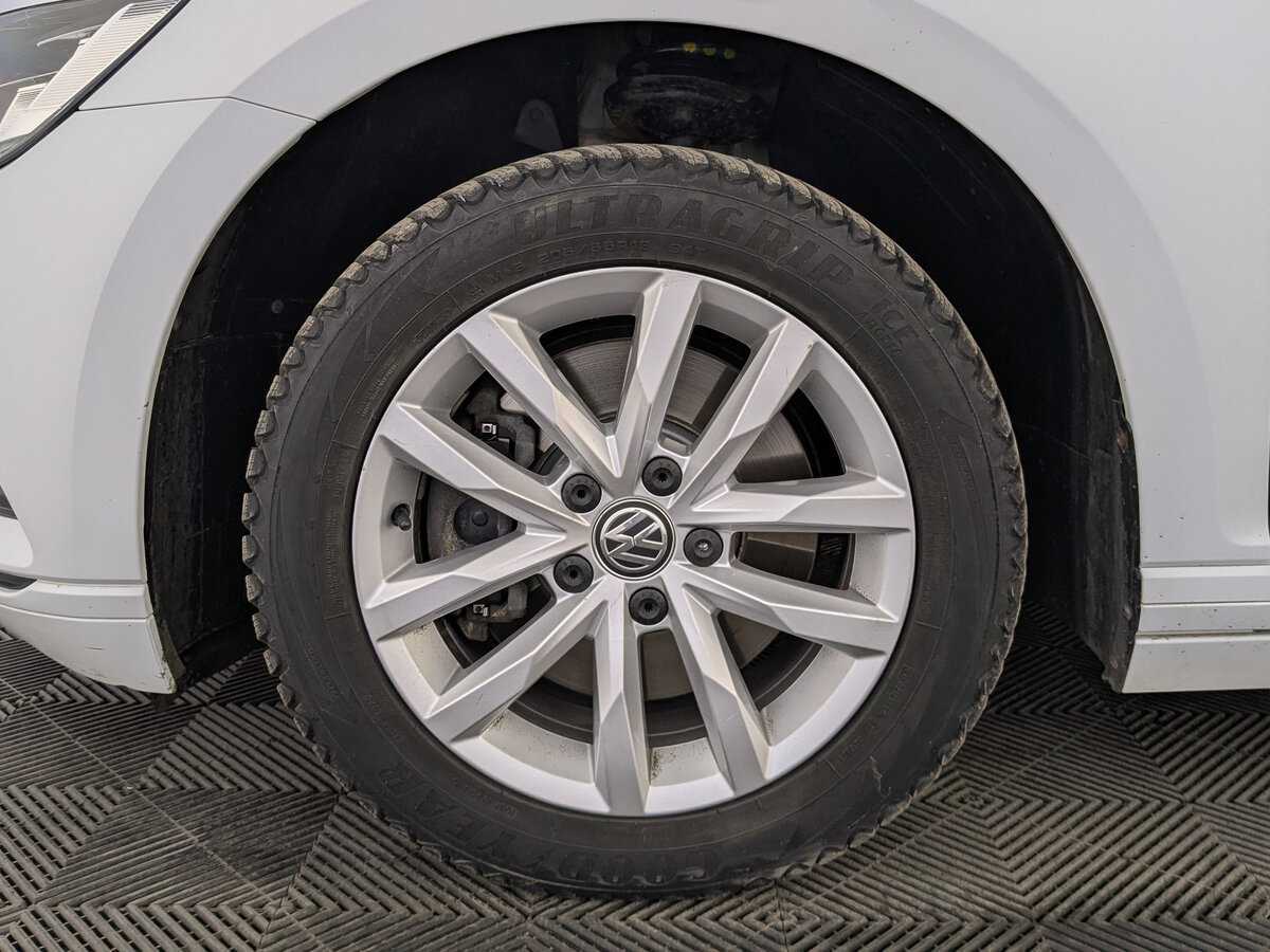 Volkswagen Passat б/у, 2019, Роботизированная. Фото: #11