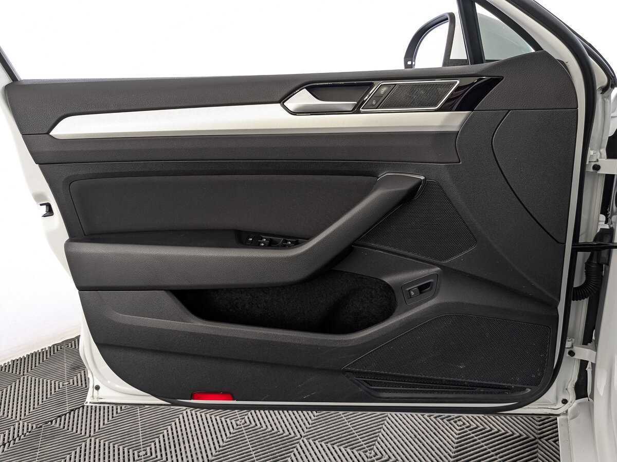 Volkswagen Passat б/у, 2019, Роботизированная. Фото: #18