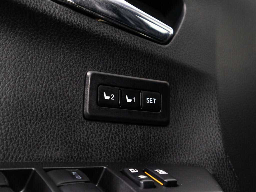 Toyota RAV4 б/у, 2017, Автоматическая. Фото: #17