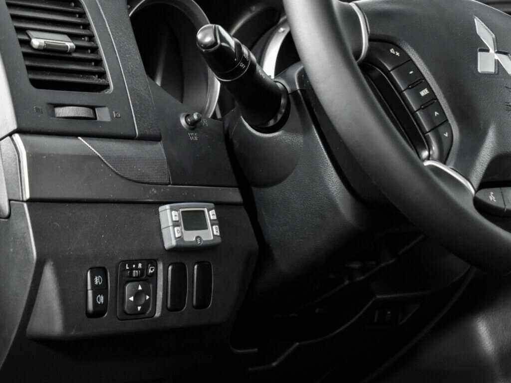 Mitsubishi Pajero б/у, 2013, Автоматическая. Фото: #9