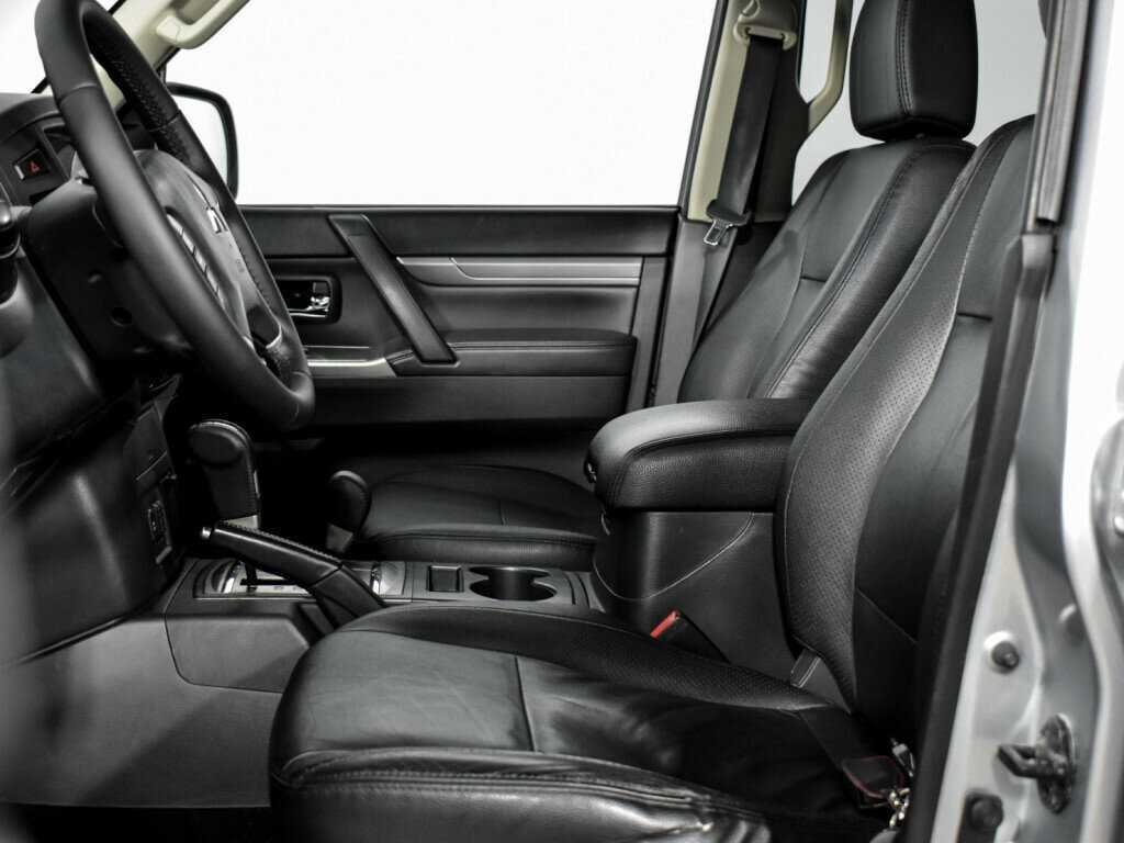 Mitsubishi Pajero б/у, 2013, Автоматическая. Фото: #11