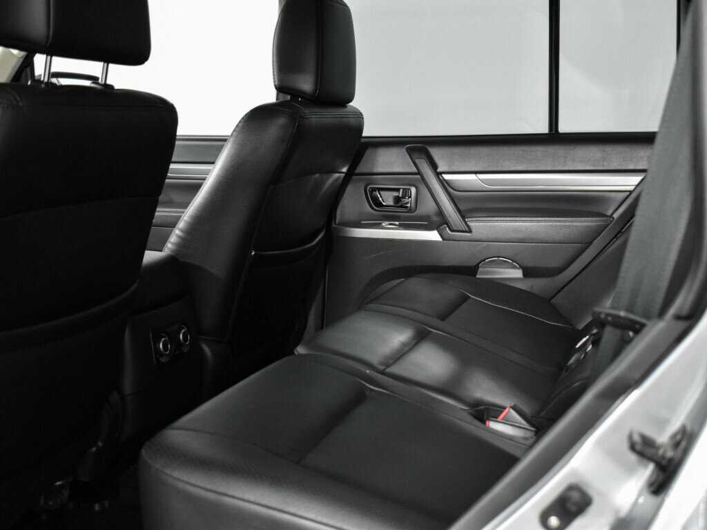 Mitsubishi Pajero б/у, 2013, Автоматическая. Фото: #12