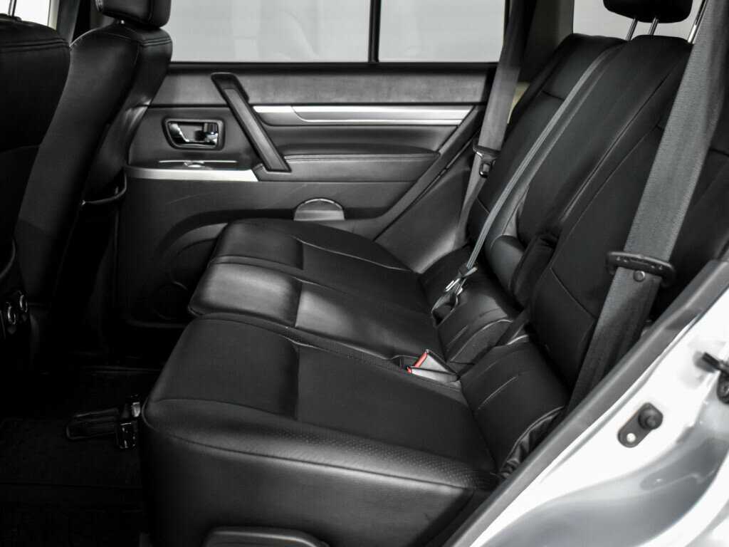 Mitsubishi Pajero б/у, 2013, Автоматическая. Фото: #13