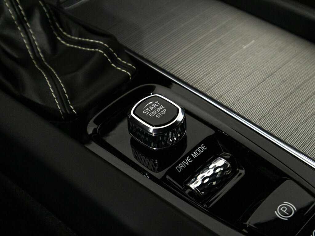 Volvo XC60 б/у, 2018, Автоматическая. Фото: #16