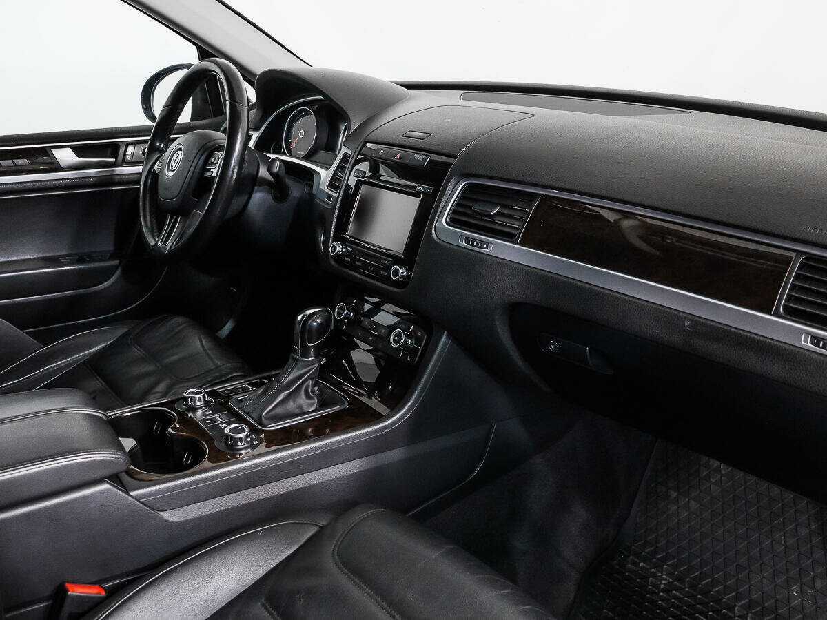 Volkswagen Touareg б/у, 2012, Автоматическая. Фото: #13