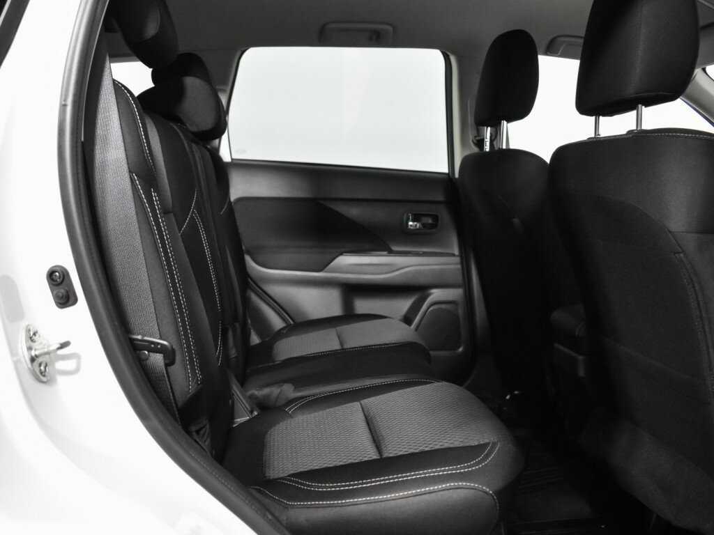 Mitsubishi Outlander б/у, 2020, Вариатор. Фото: #9