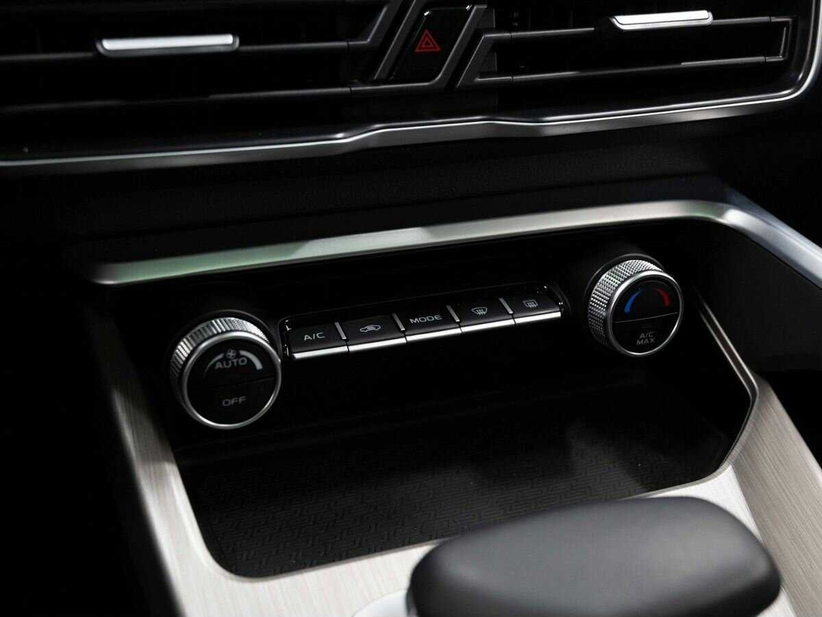 Geely Coolray б/у, 2023, Роботизированная. Фото: #21