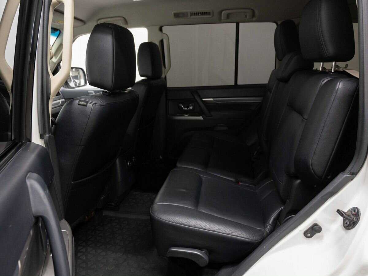 Mitsubishi Pajero б/у, 2013, Автоматическая. Фото: #9