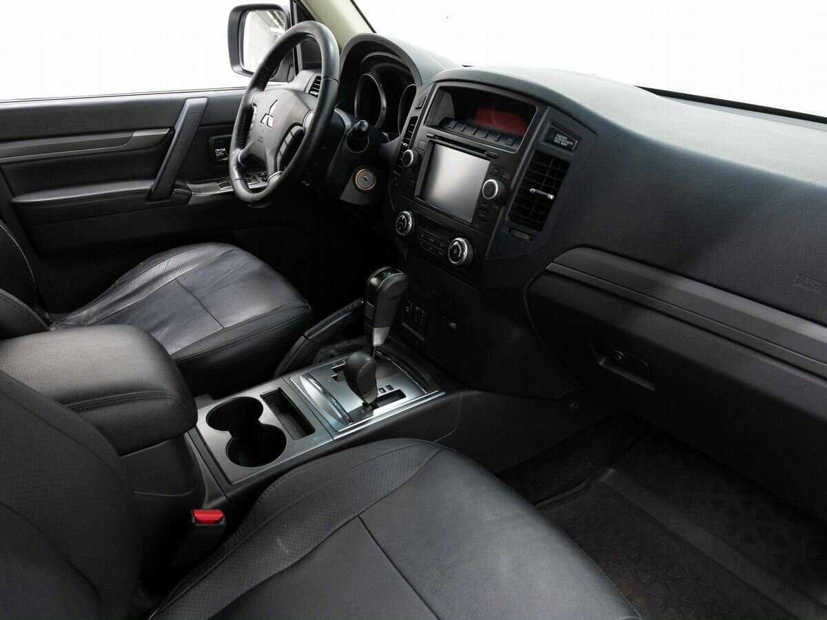 Mitsubishi Pajero б/у, 2013, Автоматическая. Фото: #11