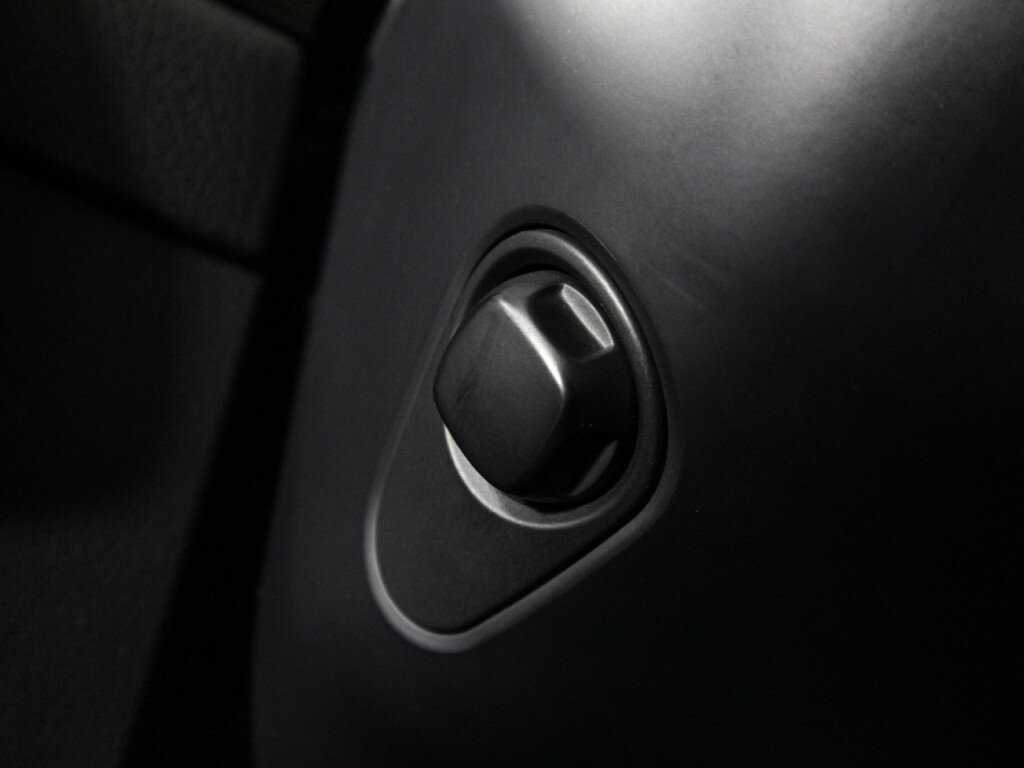 Volkswagen Touareg б/у, 2012, Автоматическая. Фото: #18