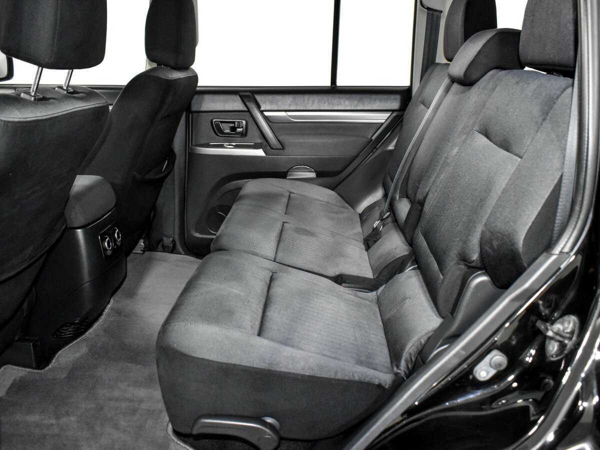 Mitsubishi Pajero б/у, 2013, Автоматическая. Фото: #7