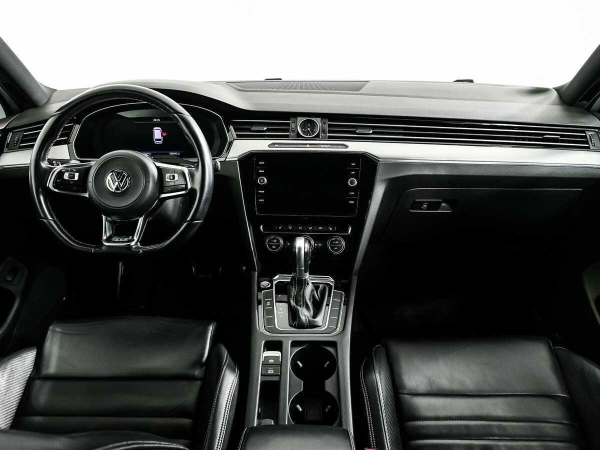 Volkswagen Passat б/у, 2019, Роботизированная. Фото: #10