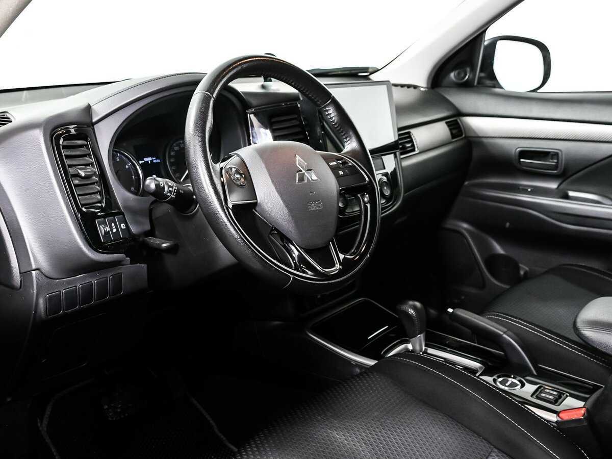 Mitsubishi Outlander б/у, 2018, Вариатор. Фото: #11