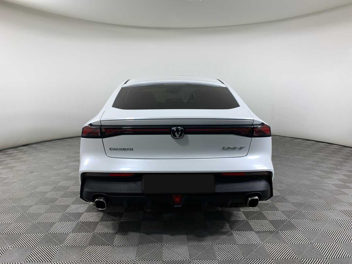 Changan UNI-V б/у, 2024, Роботизированная. Фото: #5