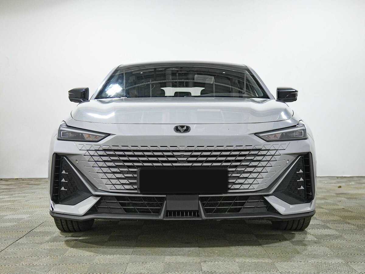 Changan UNI-V б/у, 2023, Роботизированная. Фото: #1