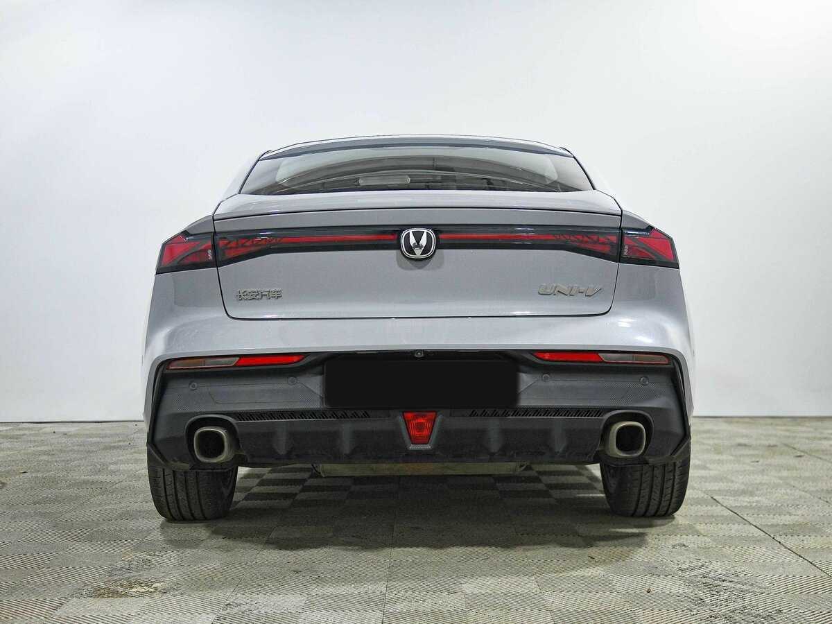 Changan UNI-V б/у, 2023, Роботизированная. Фото: #3