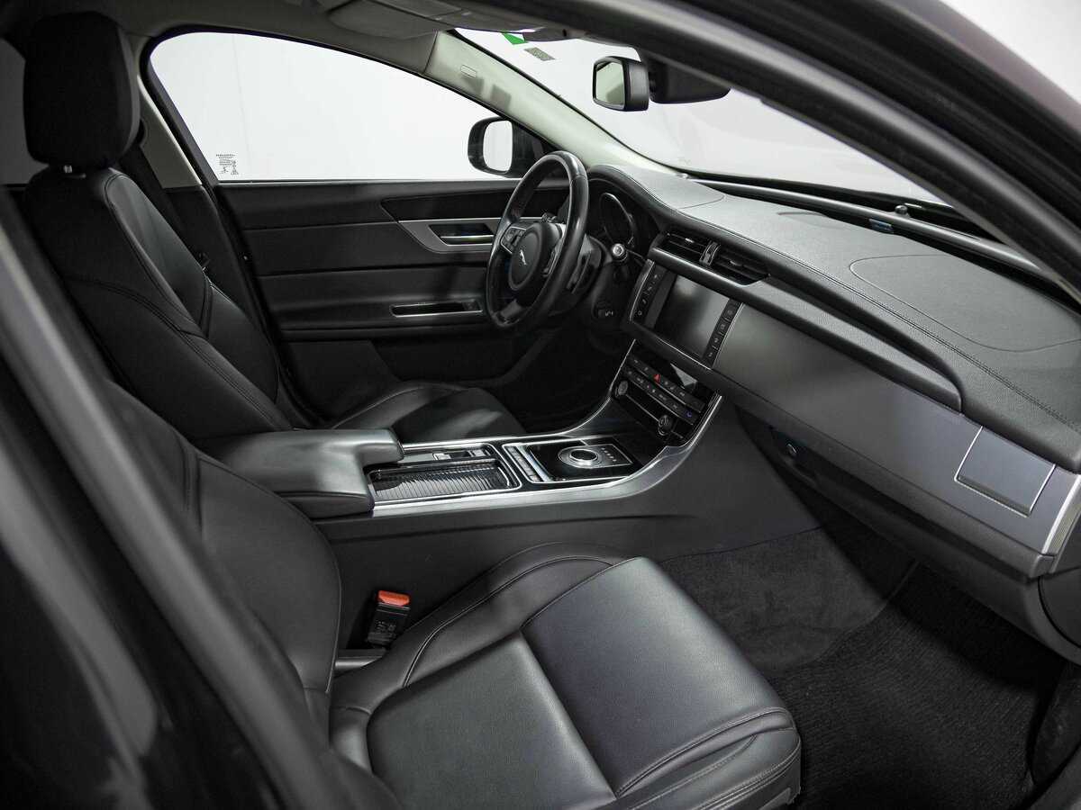 Jaguar XF б/у, 2017, Автоматическая. Фото: #18