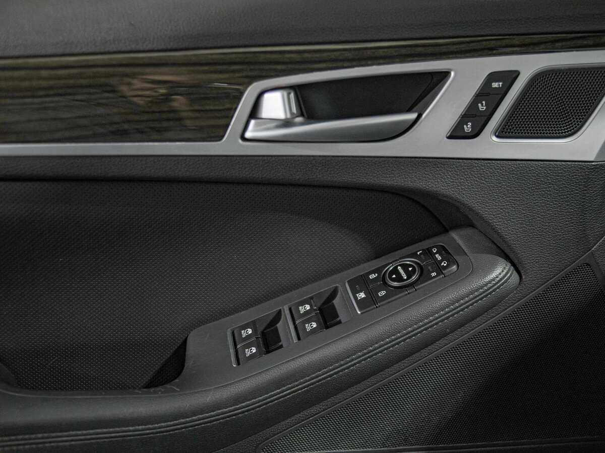 Hyundai Genesis б/у, 2014, Автоматическая. Фото: #16