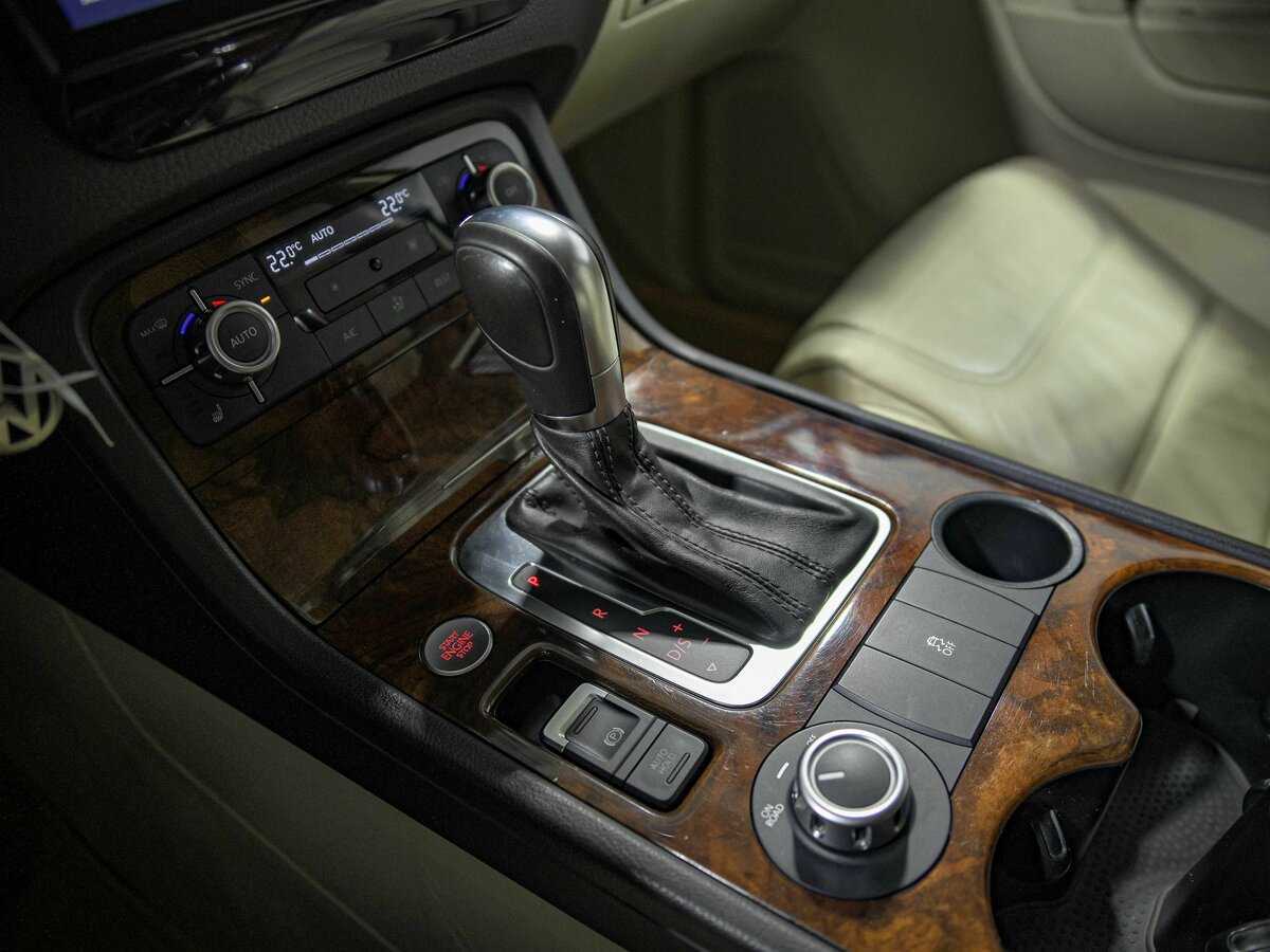 Volkswagen Touareg б/у, 2013, Автоматическая. Фото: #11