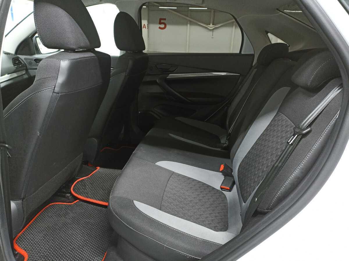 Lada (ВАЗ) Vesta б/у, 2024, Механическая. Фото: #11