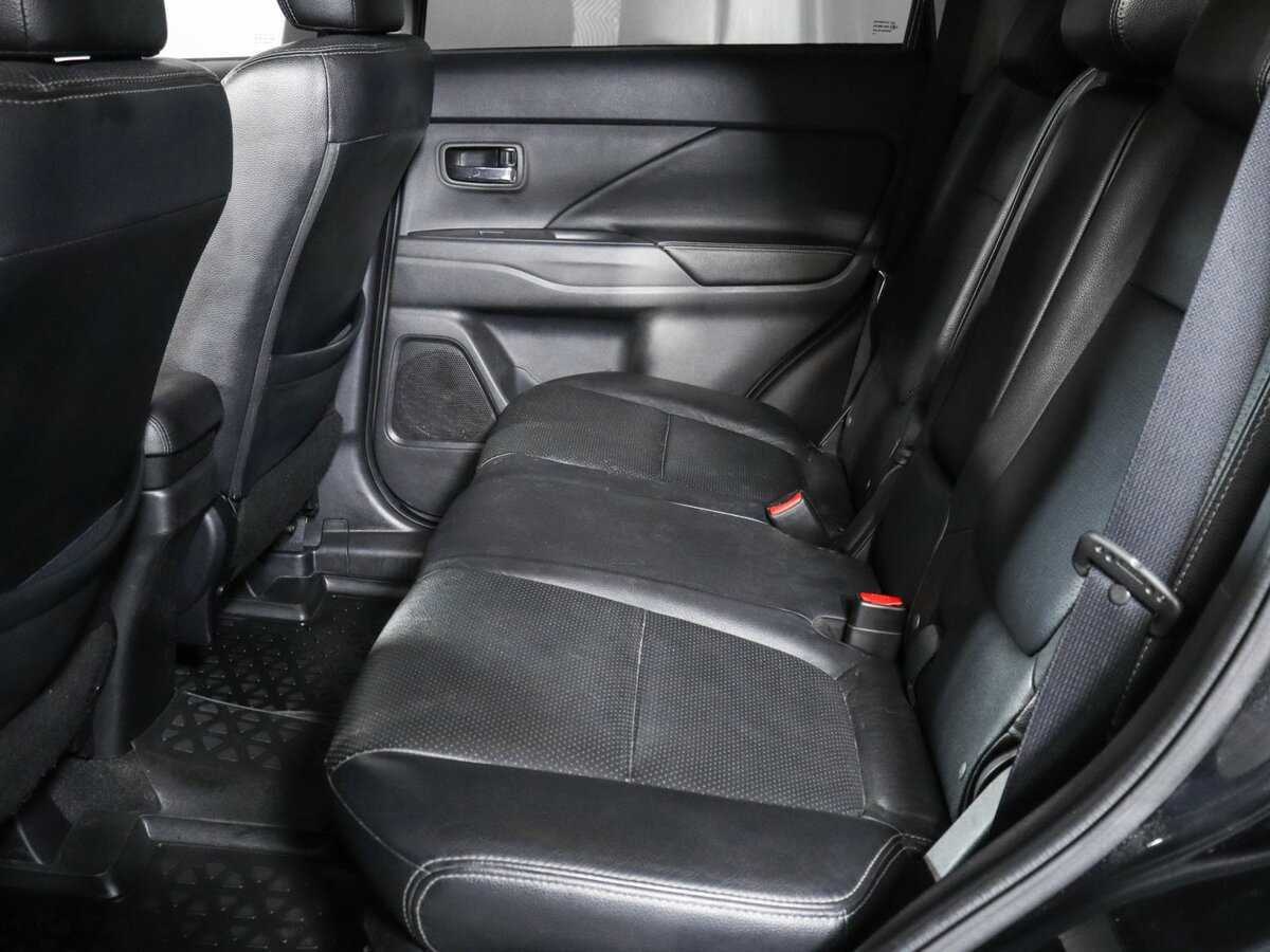 Mitsubishi Outlander б/у, 2014, Автоматическая. Фото: #3