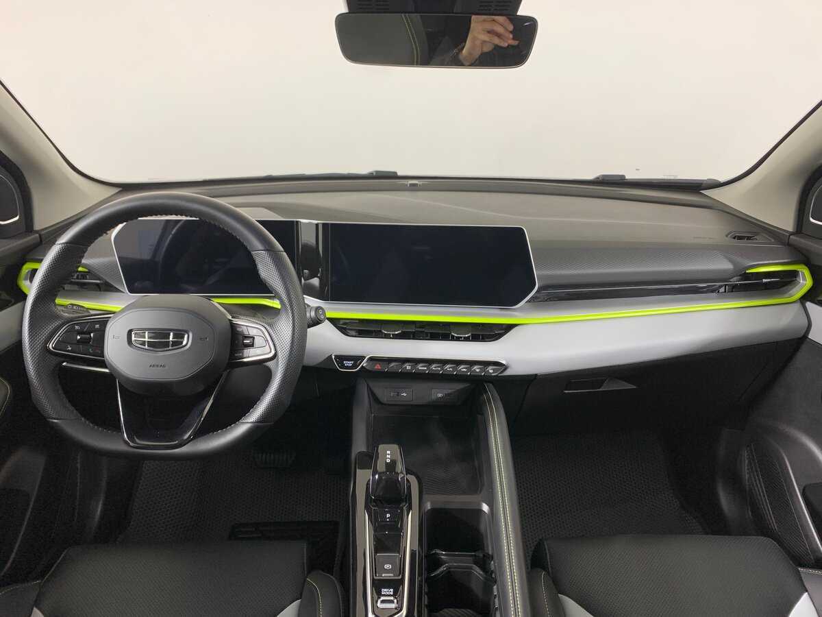 Geely Coolray б/у, 2023, Роботизированная. Фото: #12
