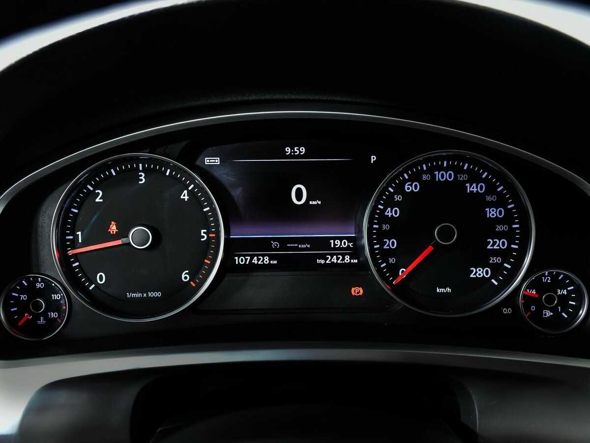 Volkswagen Touareg б/у, 2016, Автоматическая. Фото: #9