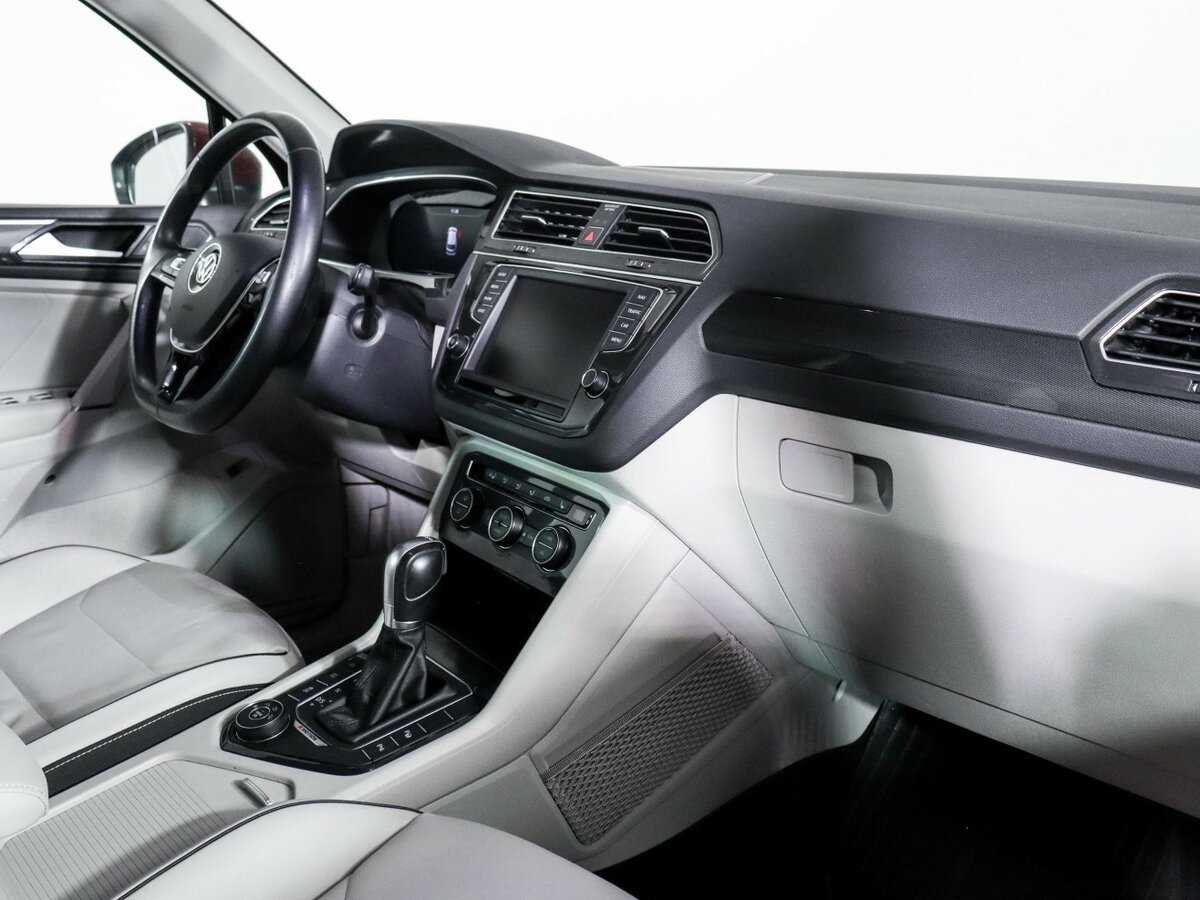 Volkswagen Tiguan б/у, 2016, Роботизированная. Фото: #5