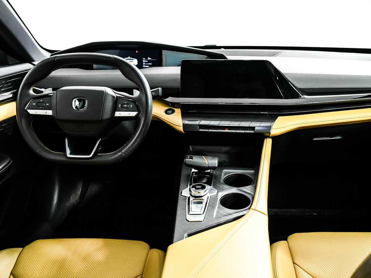 Changan UNI-V б/у, 2023, Роботизированная. Фото: #10