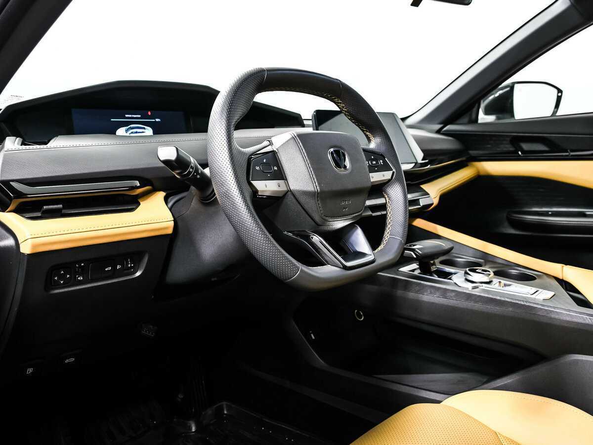 Changan UNI-V б/у, 2023, Роботизированная. Фото: #12