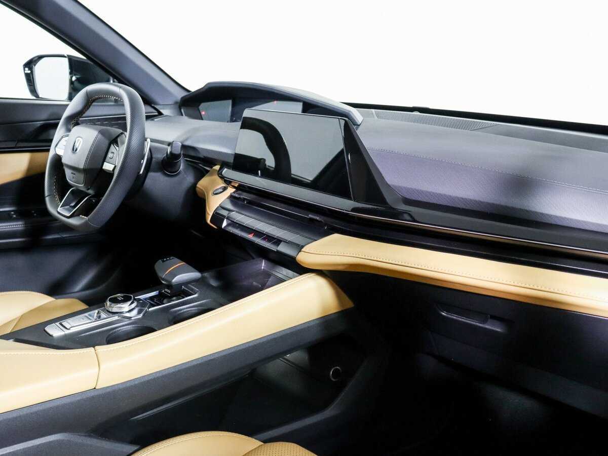 Changan UNI-V б/у, 2023, Роботизированная. Фото: #5