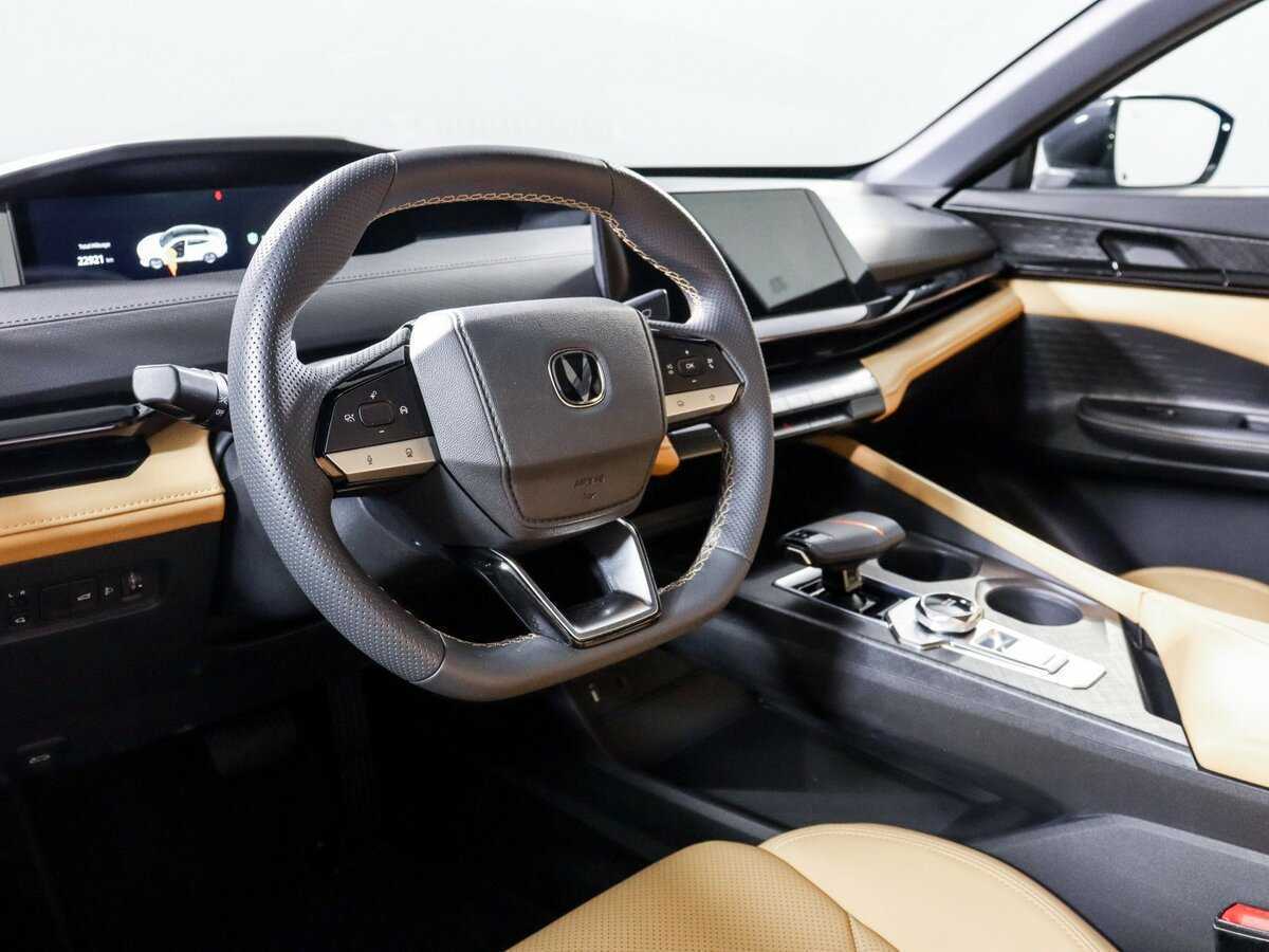 Changan UNI-V б/у, 2023, Роботизированная. Фото: #10