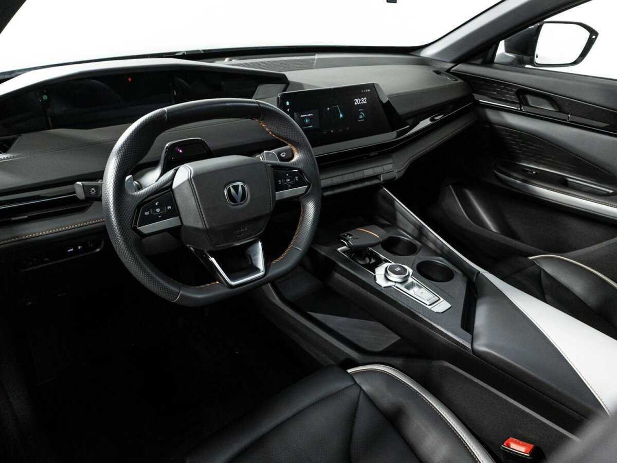 Changan UNI-V б/у, 2023, Роботизированная. Фото: #10