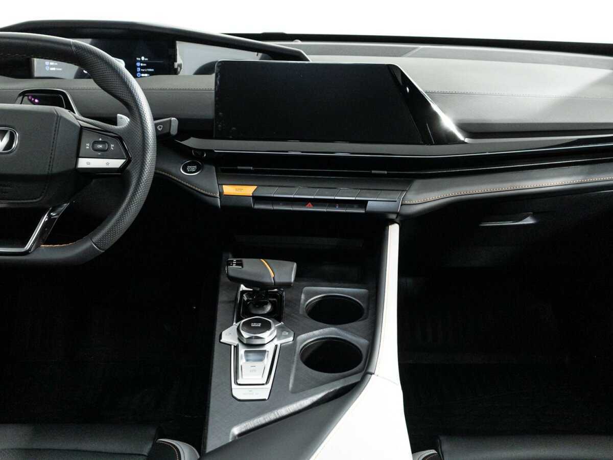 Changan UNI-V б/у, 2023, Роботизированная. Фото: #13