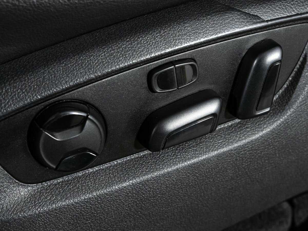 Volkswagen Touareg б/у, 2012, Автоматическая. Фото: #16