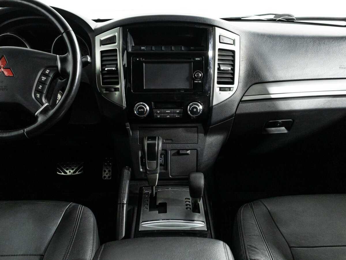 Mitsubishi Pajero б/у, 2015, Автоматическая. Фото: #11