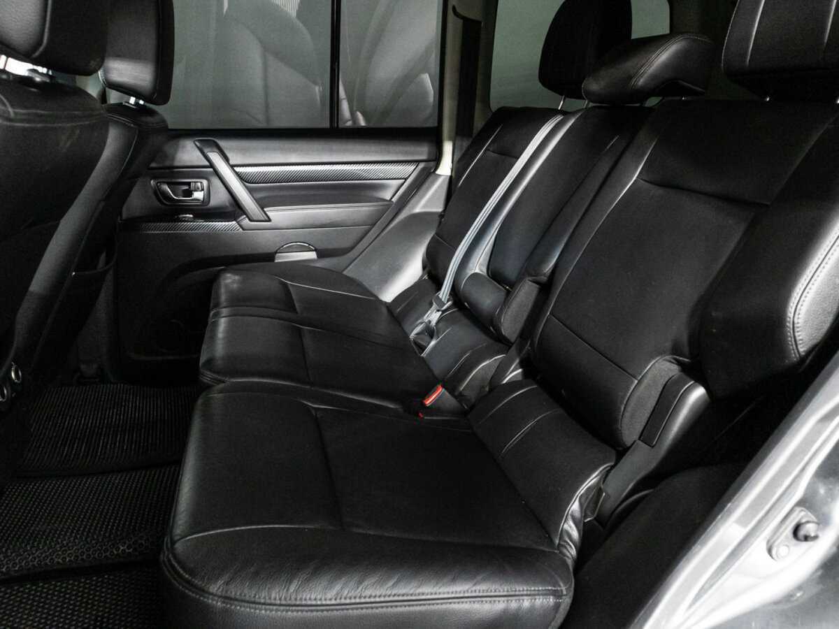 Mitsubishi Pajero б/у, 2014, Автоматическая. Фото: #9