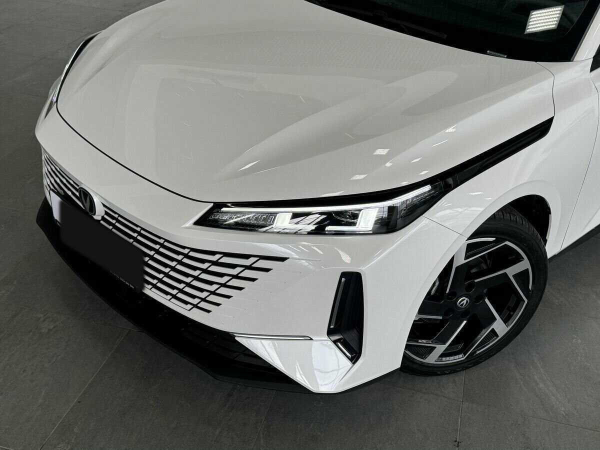 Changan Lamore б/у, 2023, Роботизированная. Фото: #1